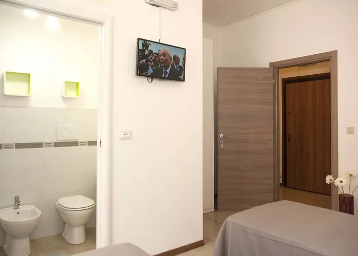Guest house Aurora Guest House- Dimore Bolognesi 4*