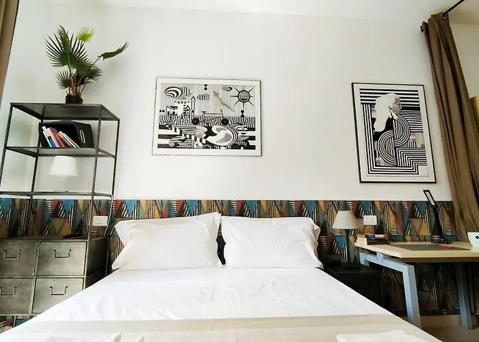 Aurora Guest House- Dimore Bolognesi 게스트하우스 4*