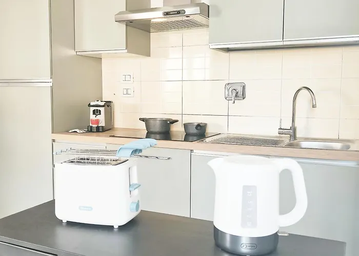 Aurora Guest House- Dimore Bolognesi 게스트하우스 4*